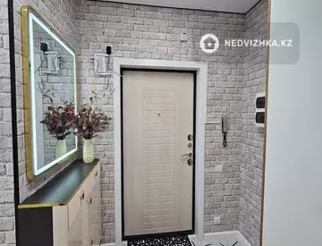 2-комнатная квартира, этаж 10 из 12, 56 м², На длительный срок