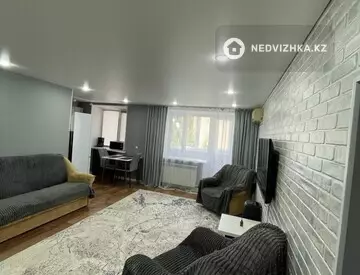 3-комнатная квартира, этаж 4 из 4, 54 м²