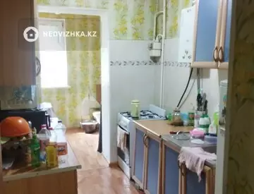 2-комнатная квартира, этаж 3 из 5, 60 м²