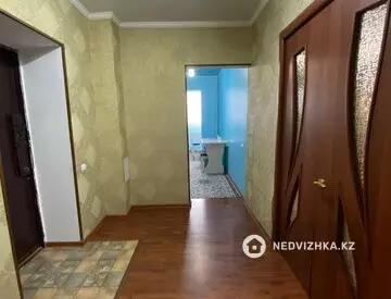 2-комнатная квартира, этаж 4 из 5, 60 м²