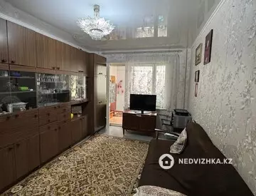 2-комнатная квартира, этаж 3 из 5, 60 м²