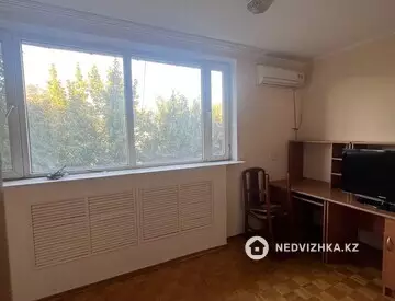 3-комнатная квартира, этаж 4 из 5, 70 м²