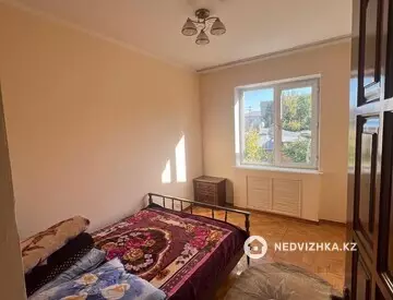 3-комнатная квартира, этаж 4 из 5, 70 м²