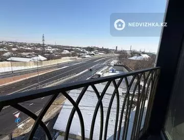 2-комнатная квартира, этаж 4 из 12, 64 м²