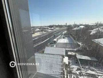 2-комнатная квартира, этаж 4 из 12, 64 м²