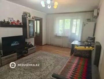 4-комнатная квартира, этаж 2 из 4, 66 м²