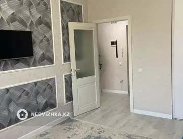1-комнатная квартира, этаж 7 из 7, 38 м²