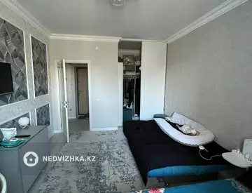 1-комнатная квартира, этаж 7 из 7, 38 м²