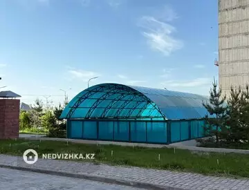 4-комнатная квартира, этаж 9 из 10, 114 м²