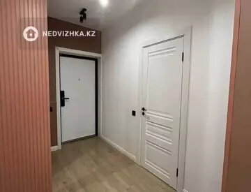 2-комнатная квартира, этаж 4 из 9, 50 м², Посуточно