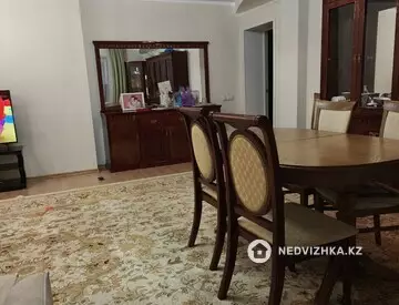 4-комнатная квартира, этаж 2 из 5, 96 м²