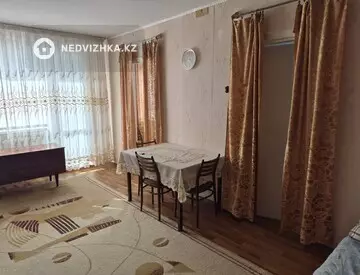 4-комнатная квартира, этаж 3 из 5, 62 м²