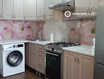 2-комнатная квартира, этаж 8 из 10, 100 м², Посуточно