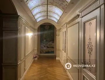 6-комнатная квартира, этаж 14 из 15, 197 м²