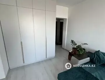 1-комнатная квартира, этаж 8 из 9, 39 м²