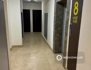 1-комнатная квартира, этаж 8 из 9, 39 м²