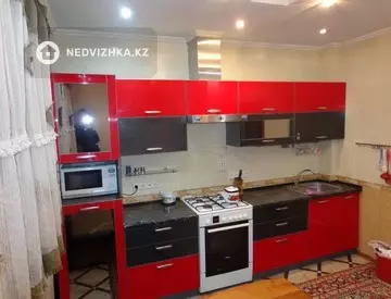 2-комнатная квартира, этаж 1 из 9, 60 м², На длительный срок