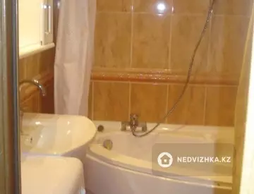 2-комнатная квартира, этаж 1 из 9, 60 м², На длительный срок