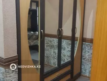 2-комнатная квартира, этаж 1 из 9, 60 м², На длительный срок