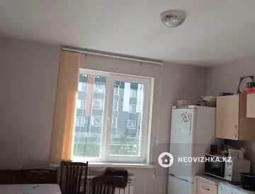 2-комнатная квартира, этаж 1 из 9, 71 м²
