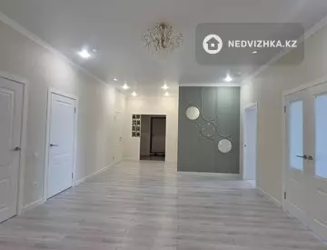 4-комнатная квартира, этаж 5 из 5, 158 м²