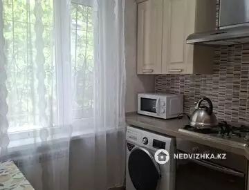 2-комнатная квартира, этаж 2 из 5, 43 м², На длительный срок