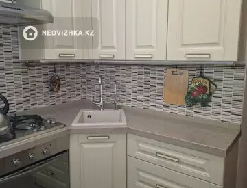 2-комнатная квартира, этаж 2 из 5, 43 м², На длительный срок