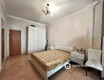 2-комнатная квартира, этаж 2 из 10, 100 м²