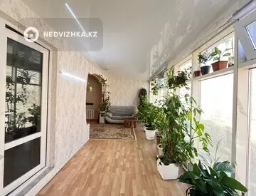 2-комнатная квартира, этаж 2 из 10, 100 м²