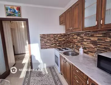 1-комнатная квартира, этаж 8 из 10, 42 м²