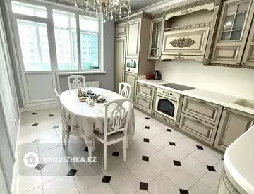 4-комнатная квартира, этаж 9 из 23, 150 м²