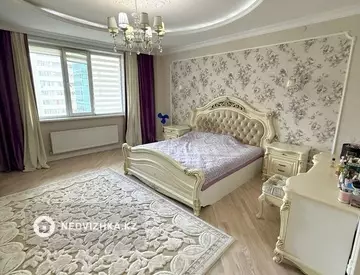 4-комнатная квартира, этаж 9 из 23, 150 м²