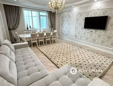 4-комнатная квартира, этаж 9 из 23, 150 м²