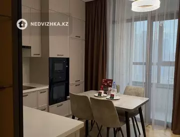 3-комнатная квартира, этаж 11 из 12, 101 м², Посуточно