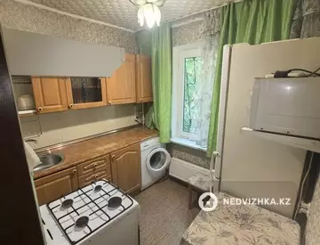 Подселение, 3 комн., 58 м²