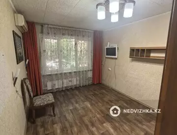 Подселение, 3 комн., 58 м²
