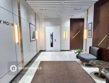 4-комнатная квартира, этаж 2 из 9, 123 м²