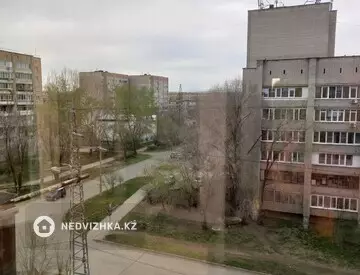 3-комнатная квартира, этаж 6 из 9, 58 м²