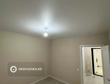 2-комнатная квартира, этаж 1 из 12, 42 м²
