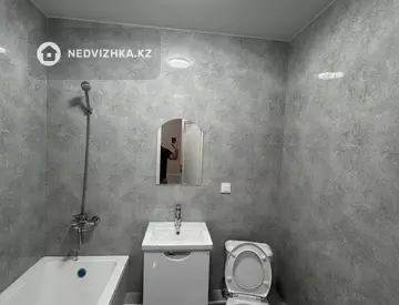 2-комнатная квартира, этаж 1 из 12, 42 м²