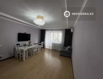 3-комнатная квартира, этаж 4 из 10, 90 м²