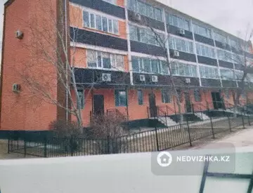 3-комнатная квартира, этаж 2 из 4, 63 м²