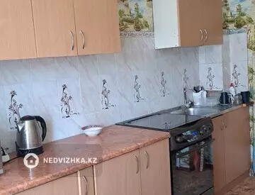 3-комнатная квартира, этаж 8 из 10, 65 м²