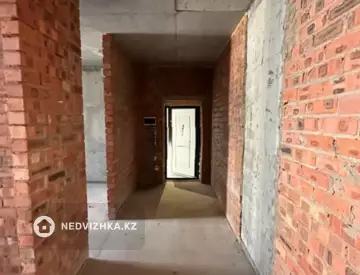 3-комнатная квартира, этаж 8 из 8, 73 м²