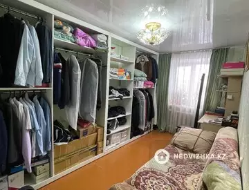 4-комнатная квартира, этаж 4 из 4, 75 м²