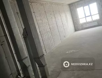 1-комнатная квартира, этаж 4 из 12, 39 м²