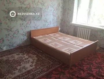 1-комнатная квартира, этаж 2 из 4, 33 м²