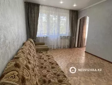 1-комнатная квартира, этаж 3 из 5, 33 м²