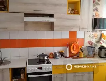 2-комнатная квартира, этаж 4 из 5, 50 м²