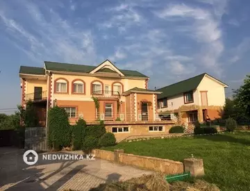 7-комнатный дом, 24 соток, 301 м²